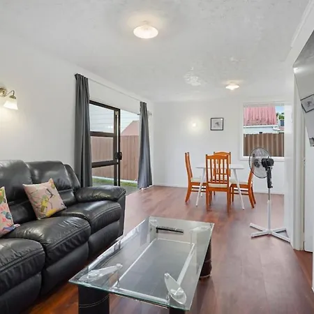 Cosy Renovated Two Bed Garden Apt - Wifi - Netflix Villa